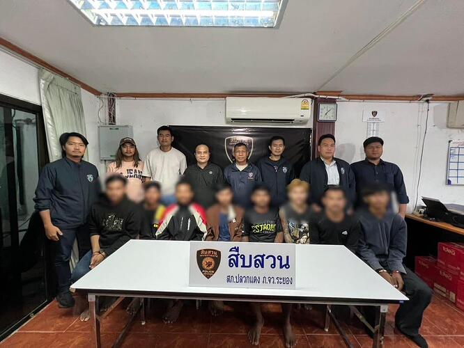 ตำรวจระยองจับกุมชาวกัมพูชาแปดคนข้อหาเข้าประเทศผิดกฎหมายและอาวุธ